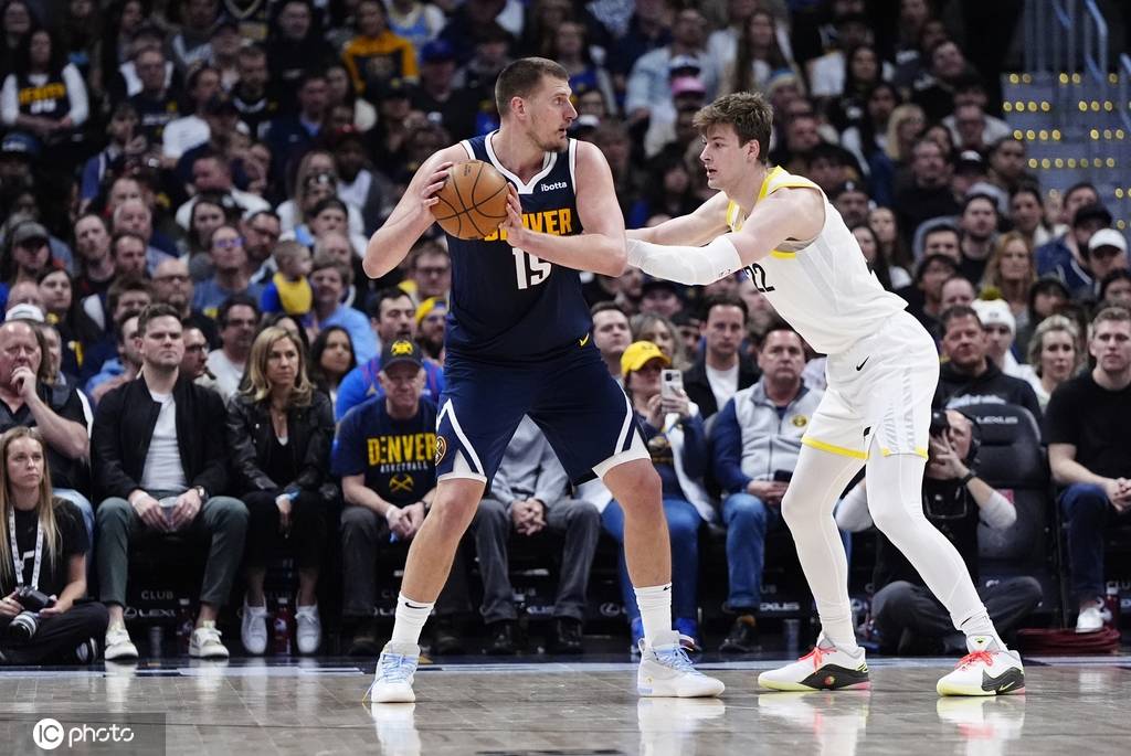 约基奇27+14+6威少迎双里程碑 掘金大胜爵士