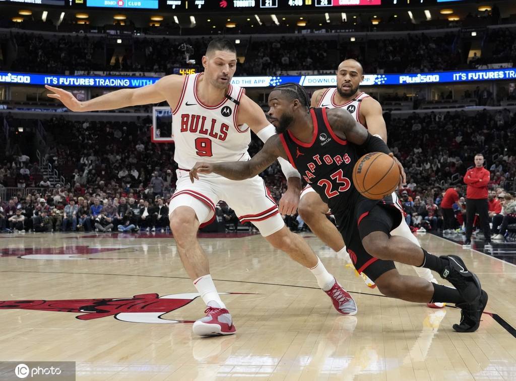 怀特28+6武切维奇22+10+7 公牛主场大胜猛龙